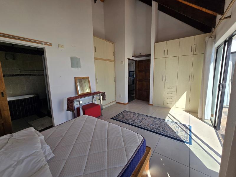 5 Bedroom Property for Sale in Golden Mile Western Cape